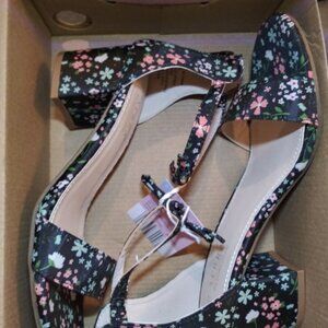 New Without Tag (NWOT): Floral Ankle Strap Block Heel Sandals Size 7